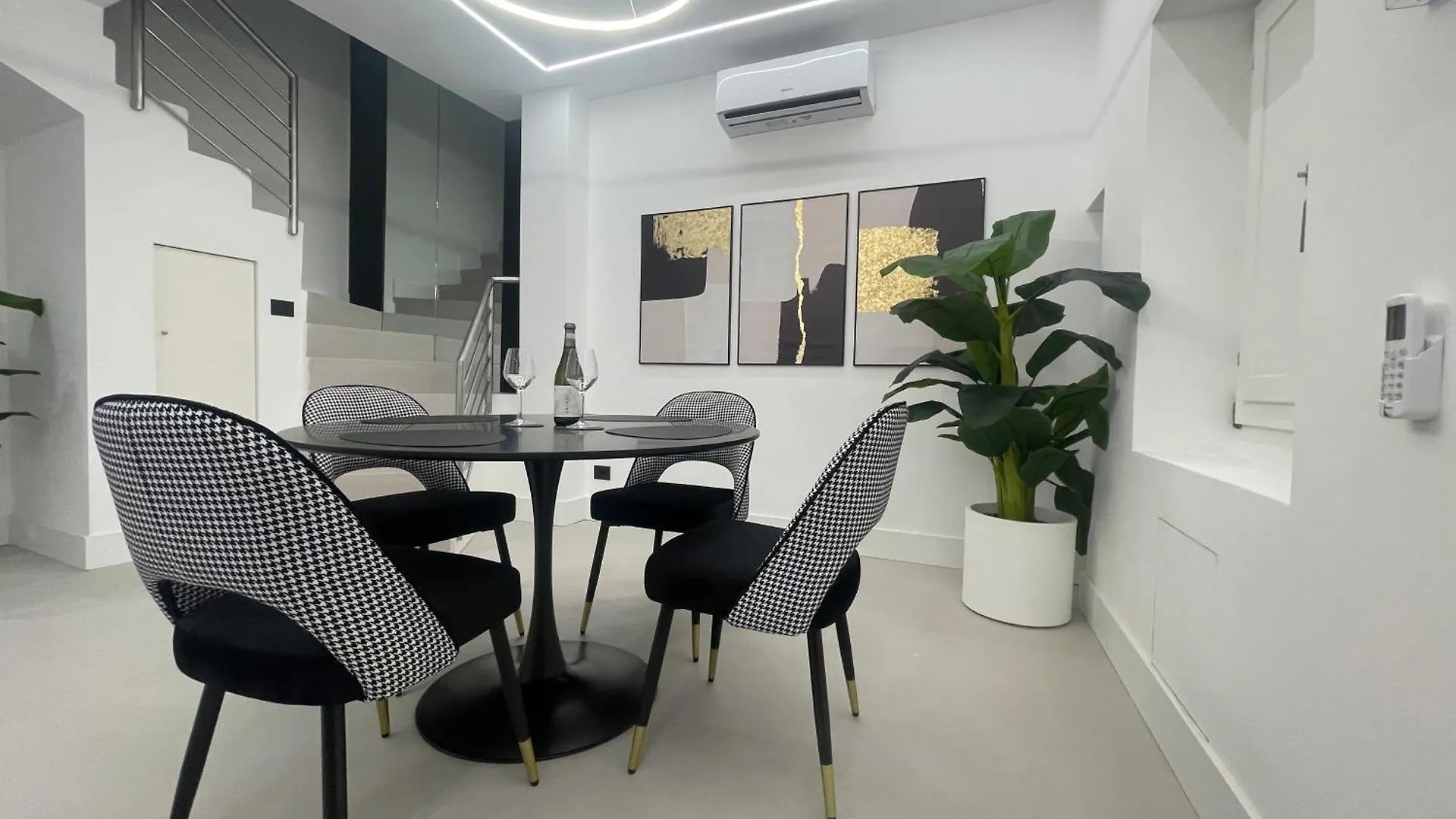 Apartment Completely Renovated 2Br Spacious & Stylish Town House-Amazing Olbia