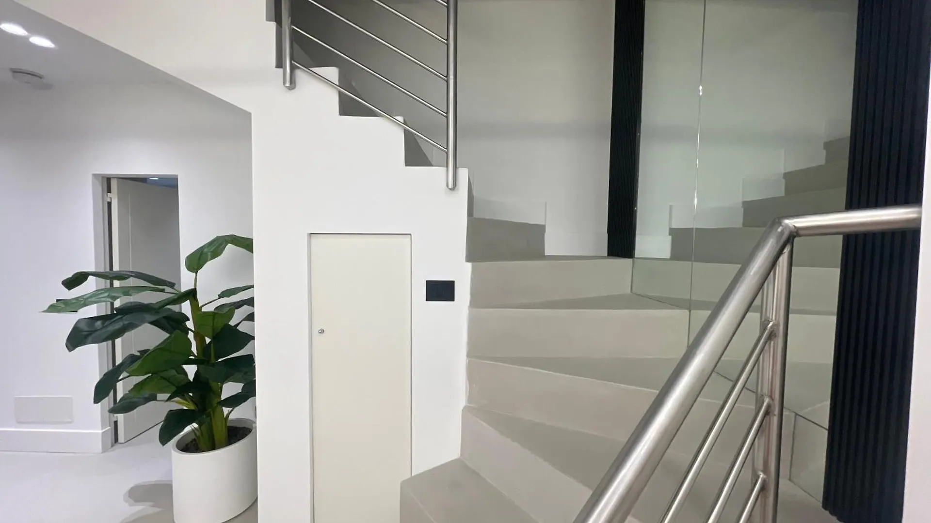 Completely Renovated 2Br Spacious & Stylish Town House-Amazing Olbia