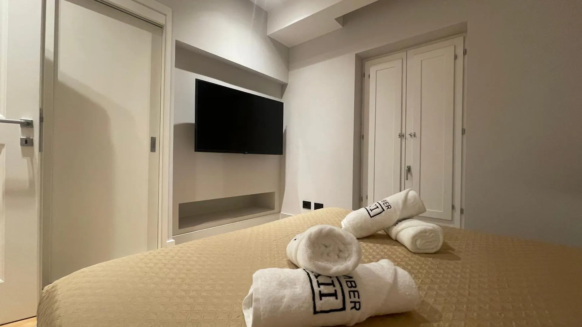 Completely Renovated 2Br Spacious & Stylish Town House-Amazing Olbia Italy