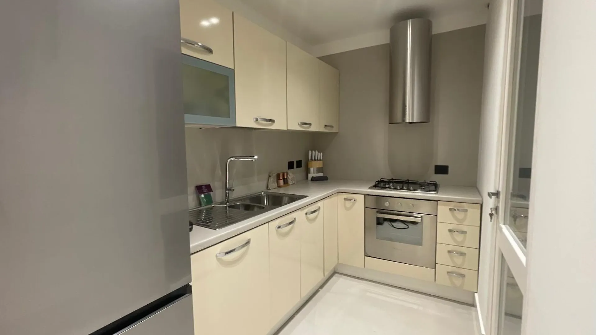 Apartment Completely Renovated 2Br Spacious & Stylish Town House-Amazing Olbia Italy