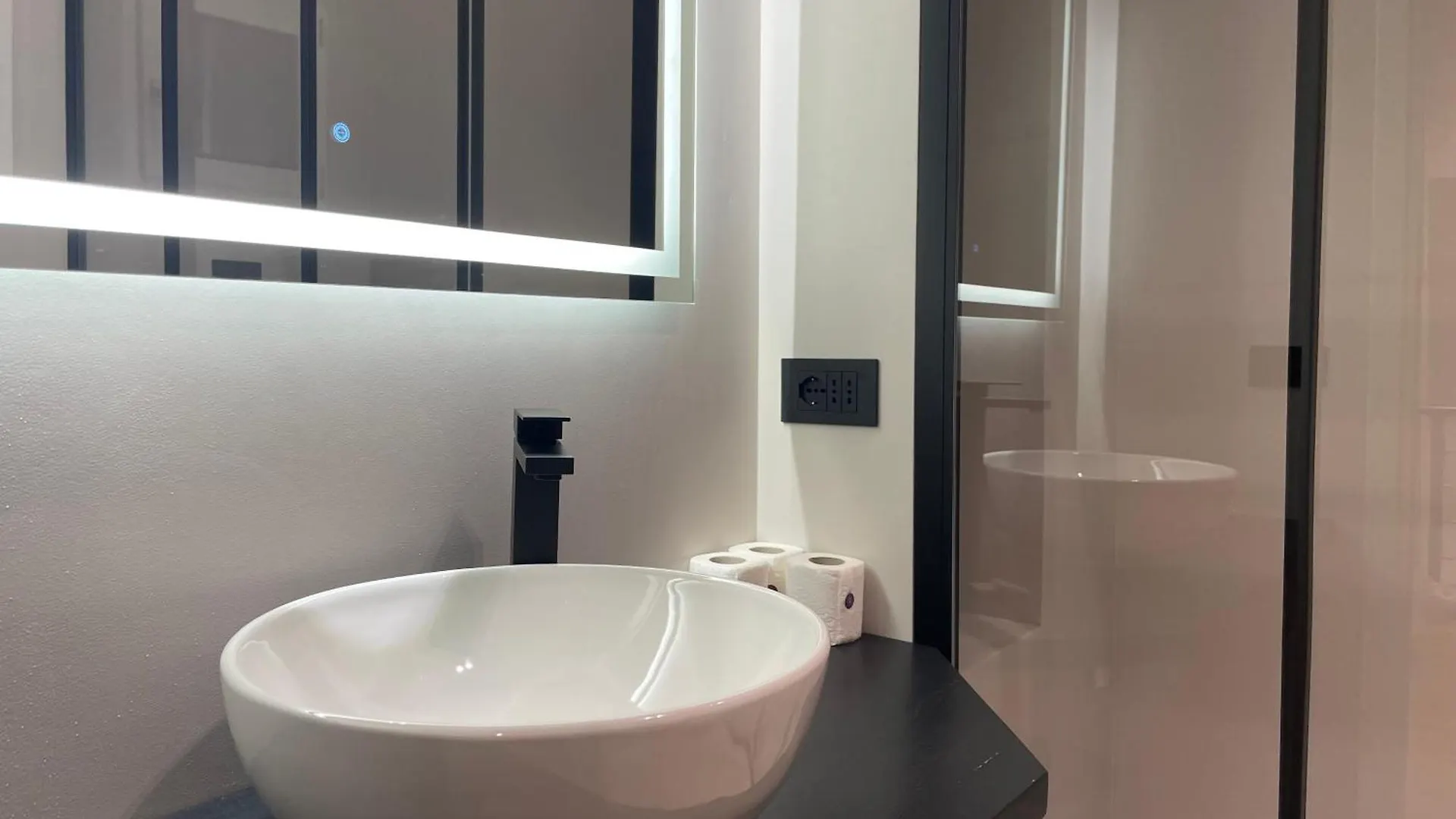 Apartment Completely Renovated 2Br Spacious & Stylish Town House-Amazing Olbia