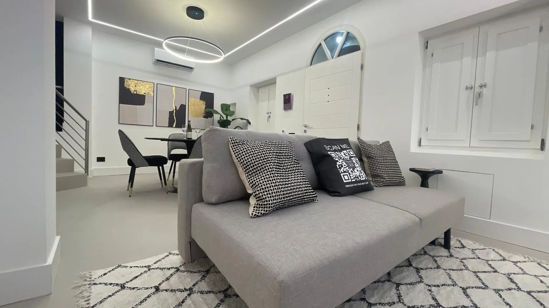 Apartment Completely Renovated 2Br Spacious & Stylish Town House-Amazing Olbia